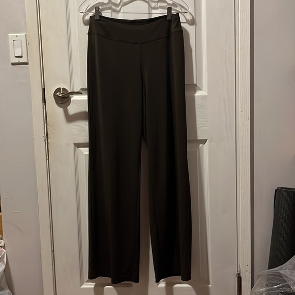 Flowing Dark Brown Pantsuit. - Picture 5 of 5